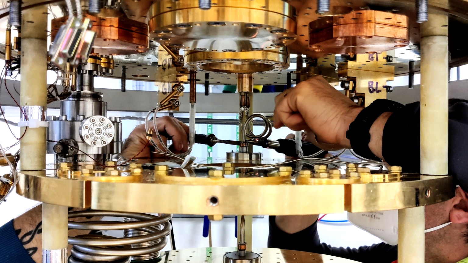 Superconducting demultiplexers open new pathways for quantum computer scalability